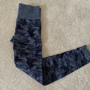 Gymshark camo leggings, black size small